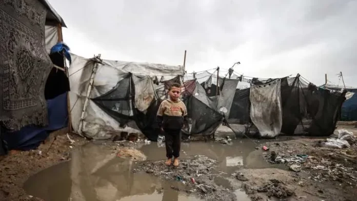 غزہ شدید بارش پناہ گزین خیمے تباہی
