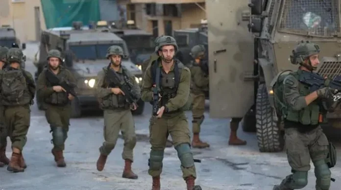 اسرائیلی فوج نے مغربی کنارے میں 2 بچے شہید کردیے، غزہ میں اجتماعی قبر سے لاشیں برآمد