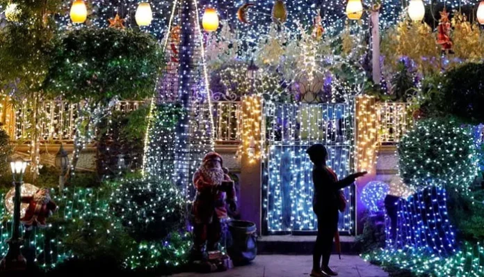 پاکستان سمیت دنیا بھر میں مسیحی برادری آج کرسمس منا رہی ہے، وزیراعظم کی مبارکباد