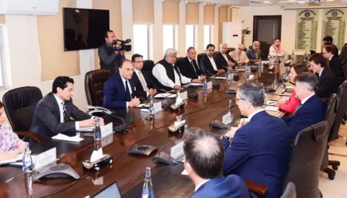 آئی ایم ایف اور پاکستان حکام کی ملاقات کی تصویر