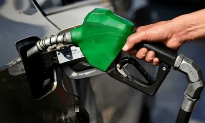 پاکستان میں پیٹرول اور ڈیزل کی قیمتیں بڑھنے کا امکان 2025