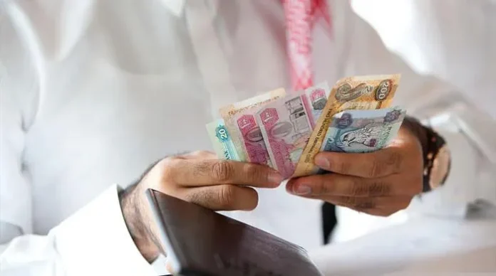 سال نو کا تحفہ، یو اے ای نے نجی شعبےکے ملازمین کی تنخواہوں میں بڑا اضافہ کردیا